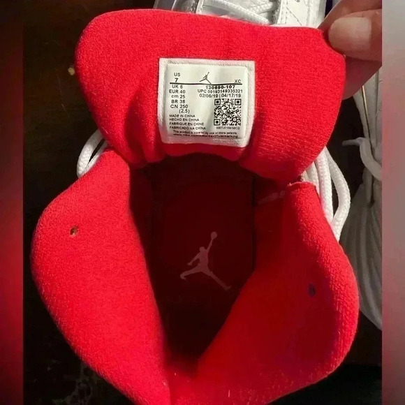 Jordan 12 Retro FIBA 2019 Men’s 7/ Women’s 8.5 - Picture 8 of 10